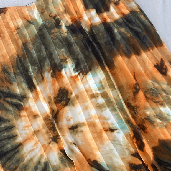 Tahari Tie-Dye Style Top - Orange and Black - Picture 3 of 6